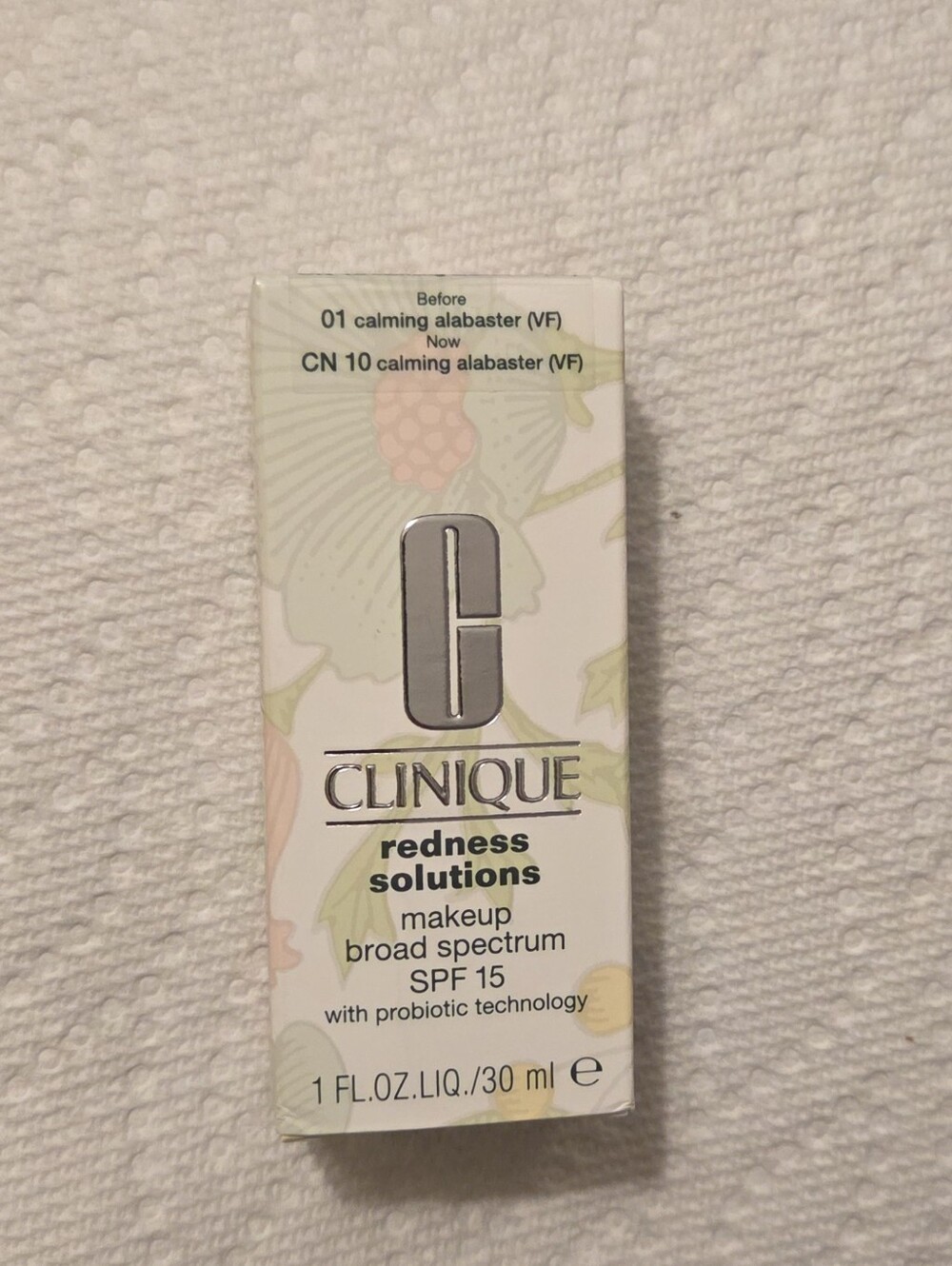 Clinique Redness Solutions Foundation SPF 15 - CN 10 Calming Alabaster Light NIB